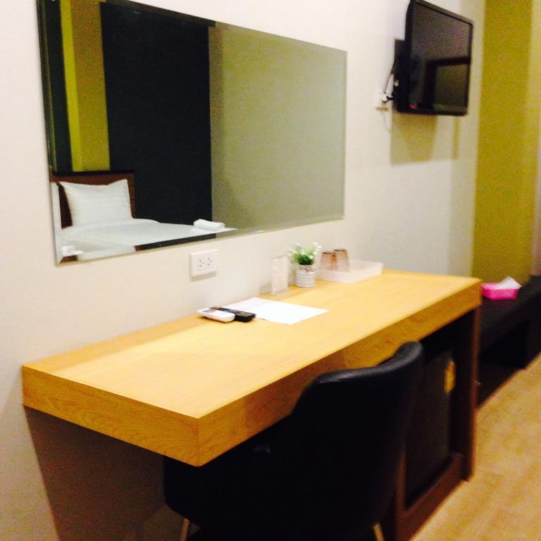 Bird Day Boutique Hotel Mukdahan Quarto foto
